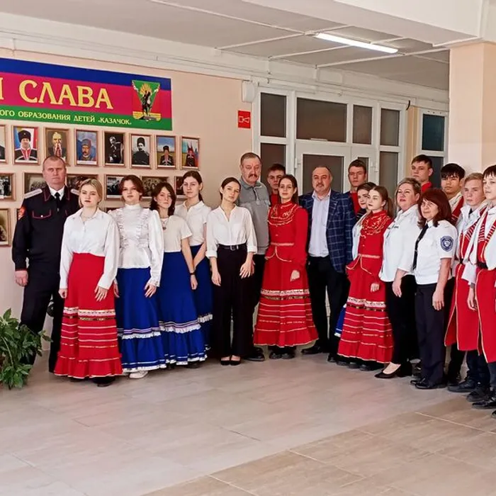 Открытие фотовыставки «Казачья слава» СОШ №6